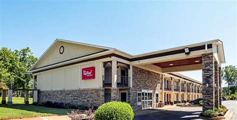 pet friendly hotels greenwood sc|Pet.